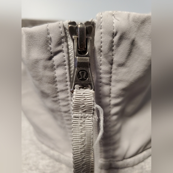 Lululemon En Route Light Heather Grey Jacket Athletic Workout Sweatshirt 4 - Picture 2 of 13